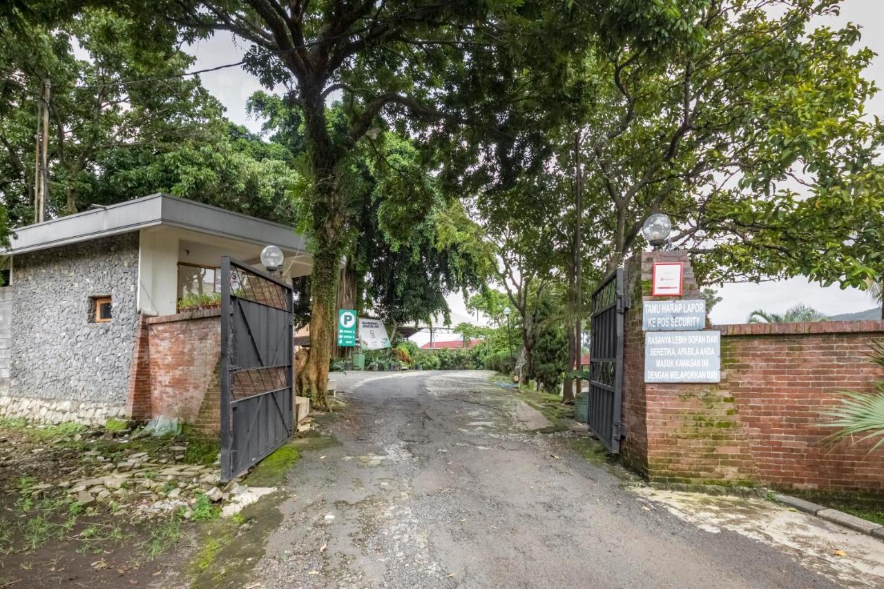Reddoorz Plus @ Purwodadi Pasuruan Exterior photo